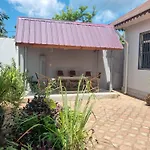 Kikuba House Airport B&B